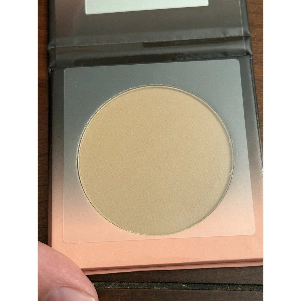 Shades by Shan You are Berry Beautiful latte Bronzer contour 7g Full Size